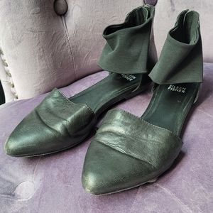 EILEEN FISHER Leather flats